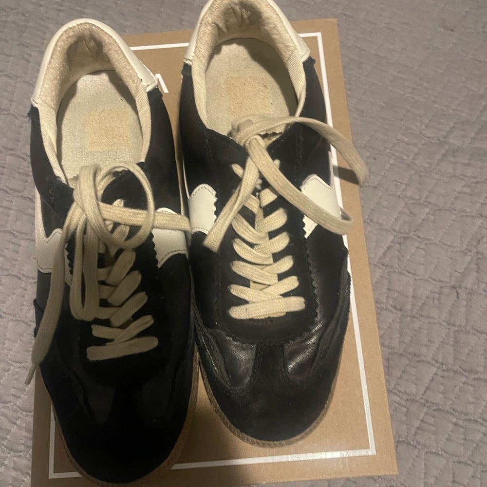 Dolce Vita Onyx Embossed Leather Sneakers